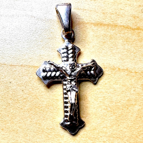 Sterling Crucifix Pendant - 925 Italy - Picture 2 of 5